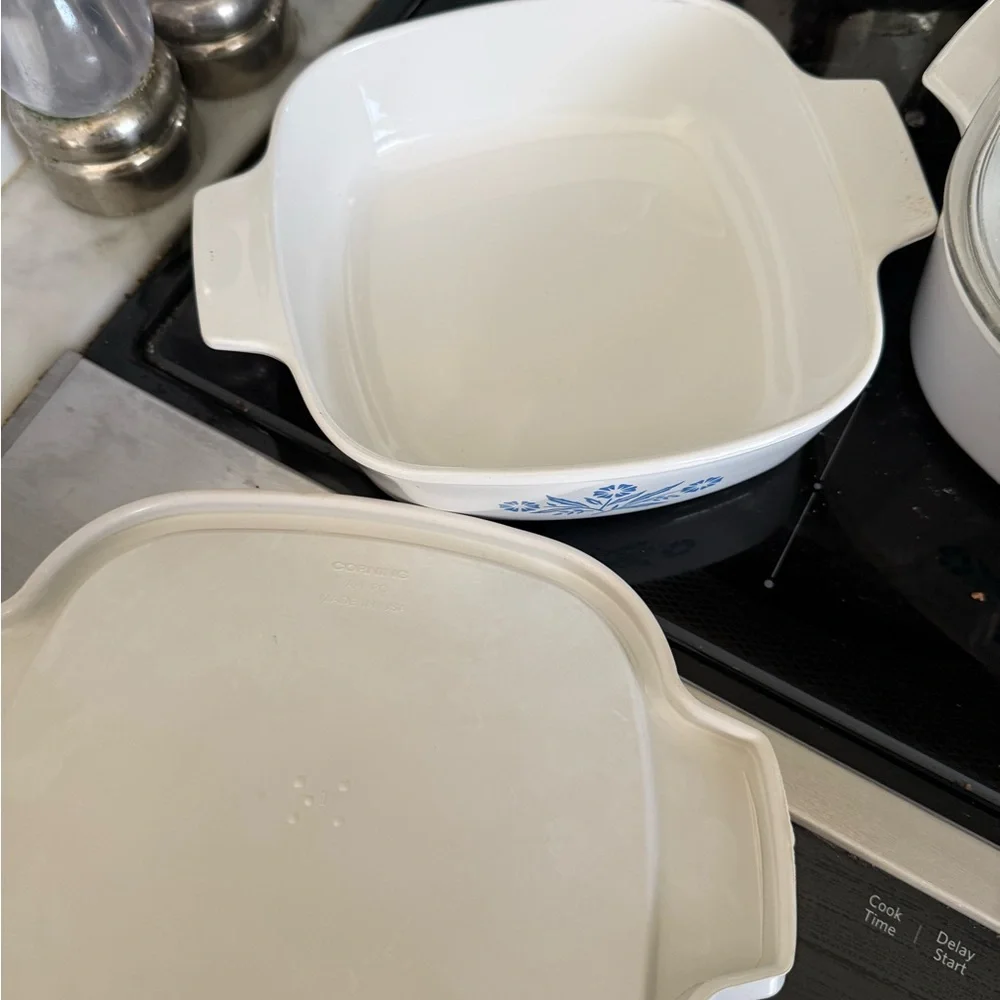 Corningware Set of 3 w/ lids White Casserole Dishs w Blue Floral and Glass Lids